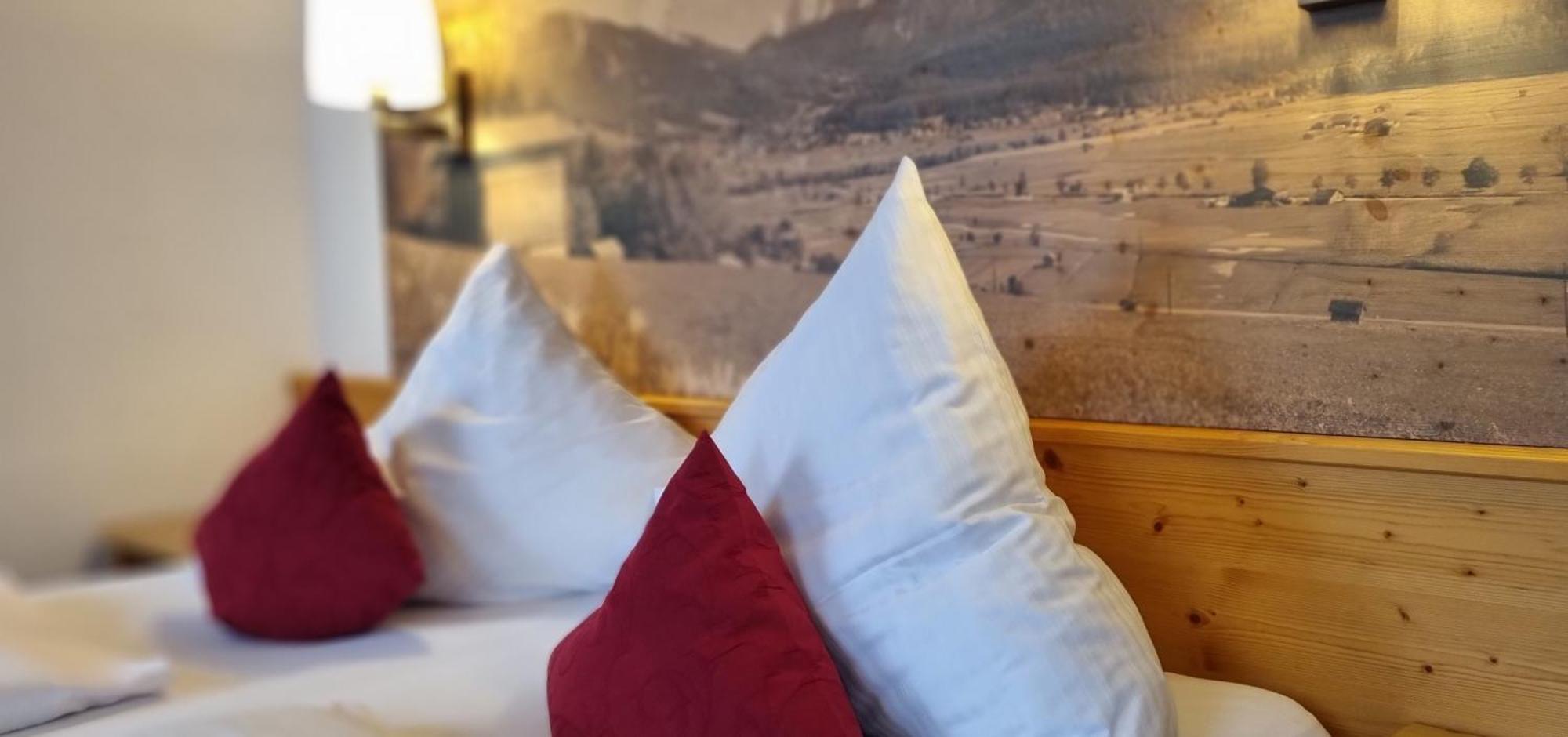 Hotel Goldene Rose Reutte Room photo