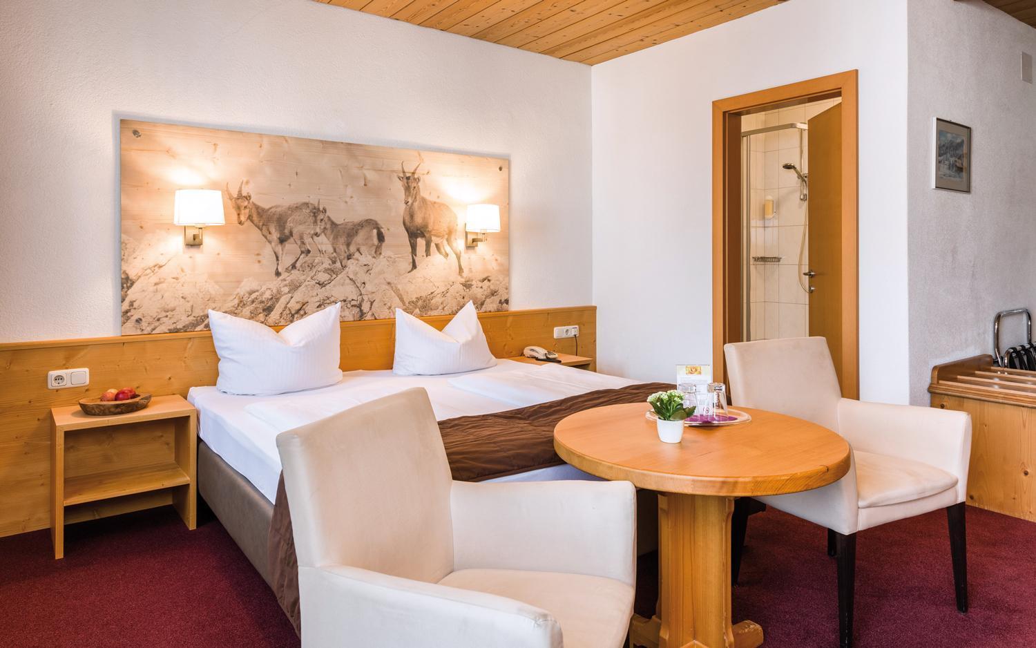 Hotel Goldene Rose Reutte Room photo