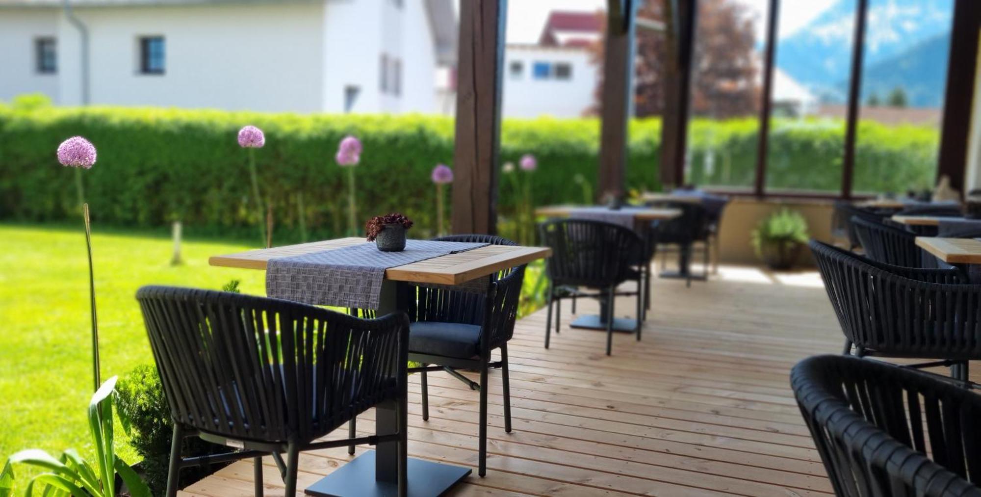 Hotel Goldene Rose Reutte Exterior photo