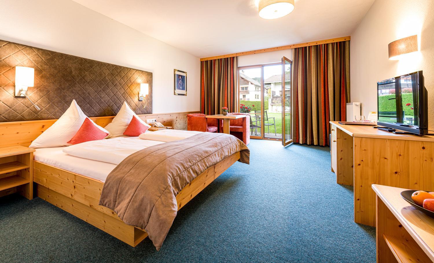 Hotel Goldene Rose Reutte Exterior photo